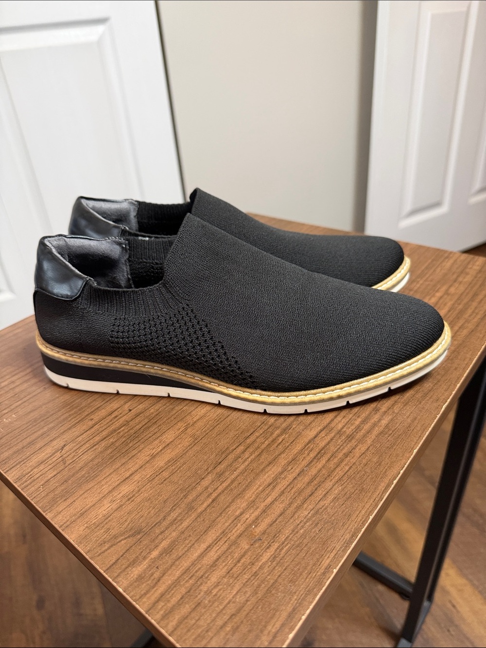 me too Women’s Wedge Slip Ons